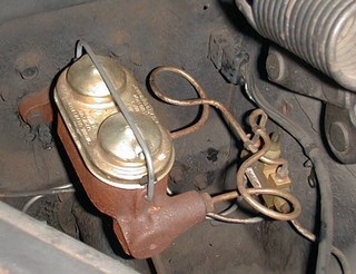 Photo of installed master cylinder